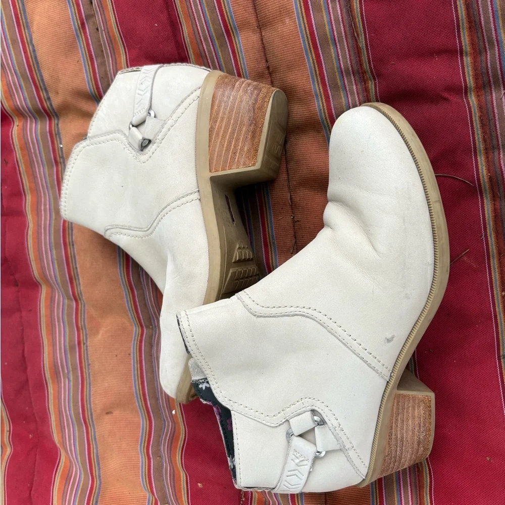 Teva Cream Ankle Booties with Zipper Detail - Picture 5 of 5